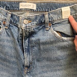 Abercrombie & Fitch High Rise Mom Jean